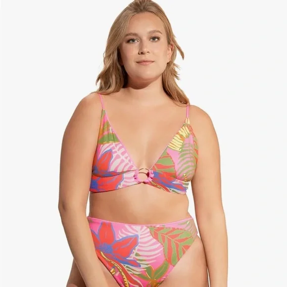 Maaji Pink Bikini top with Plunging V-Neck - Picture 3 of 12